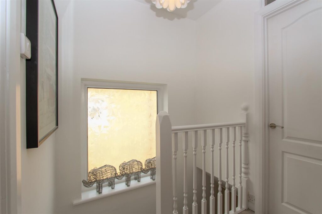 Burnham Avenue, Ickenham Lakin & Co Estate Agents Sales, Lettings