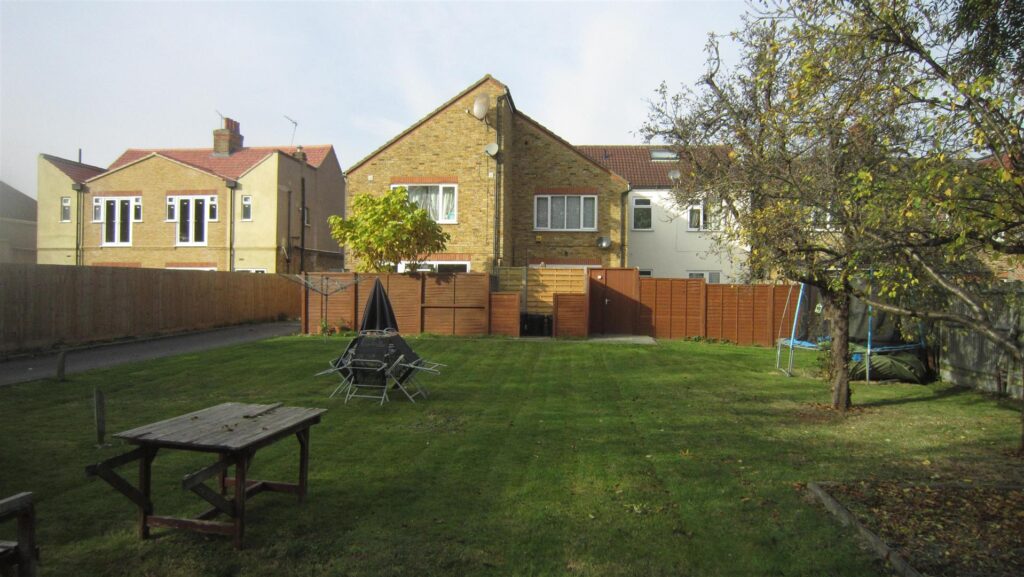 Cromwell Road, Hayes Lakin & Co Estate Agents Sales, Lettings